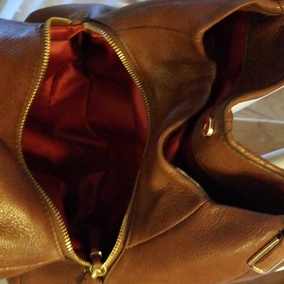 Coach - Picture 5 of 8